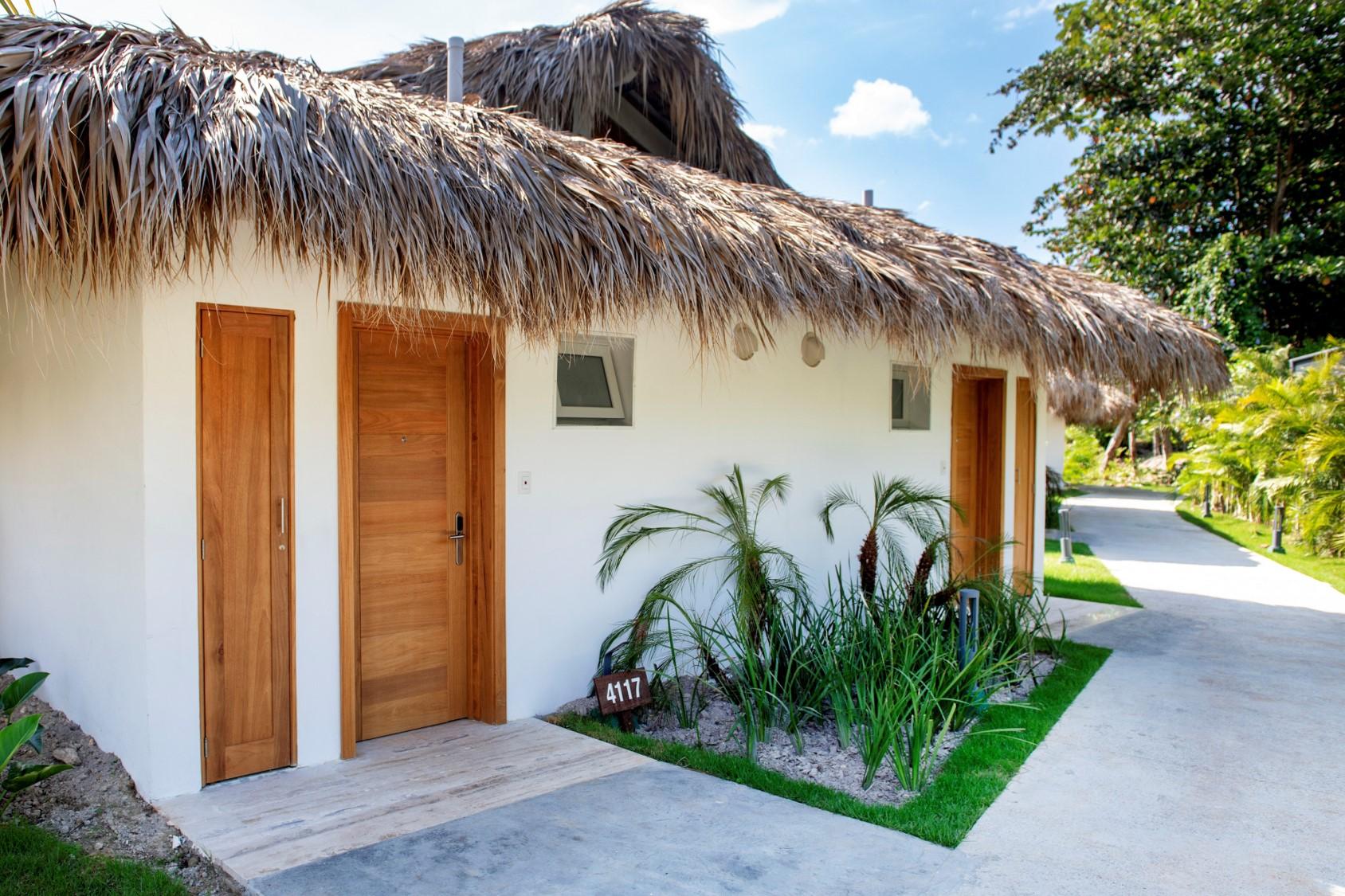Viva V Samana By Wyndham, A Trademark Adults All Inclusive Las Terrenas Ngoại thất bức ảnh A bungalow at the resort