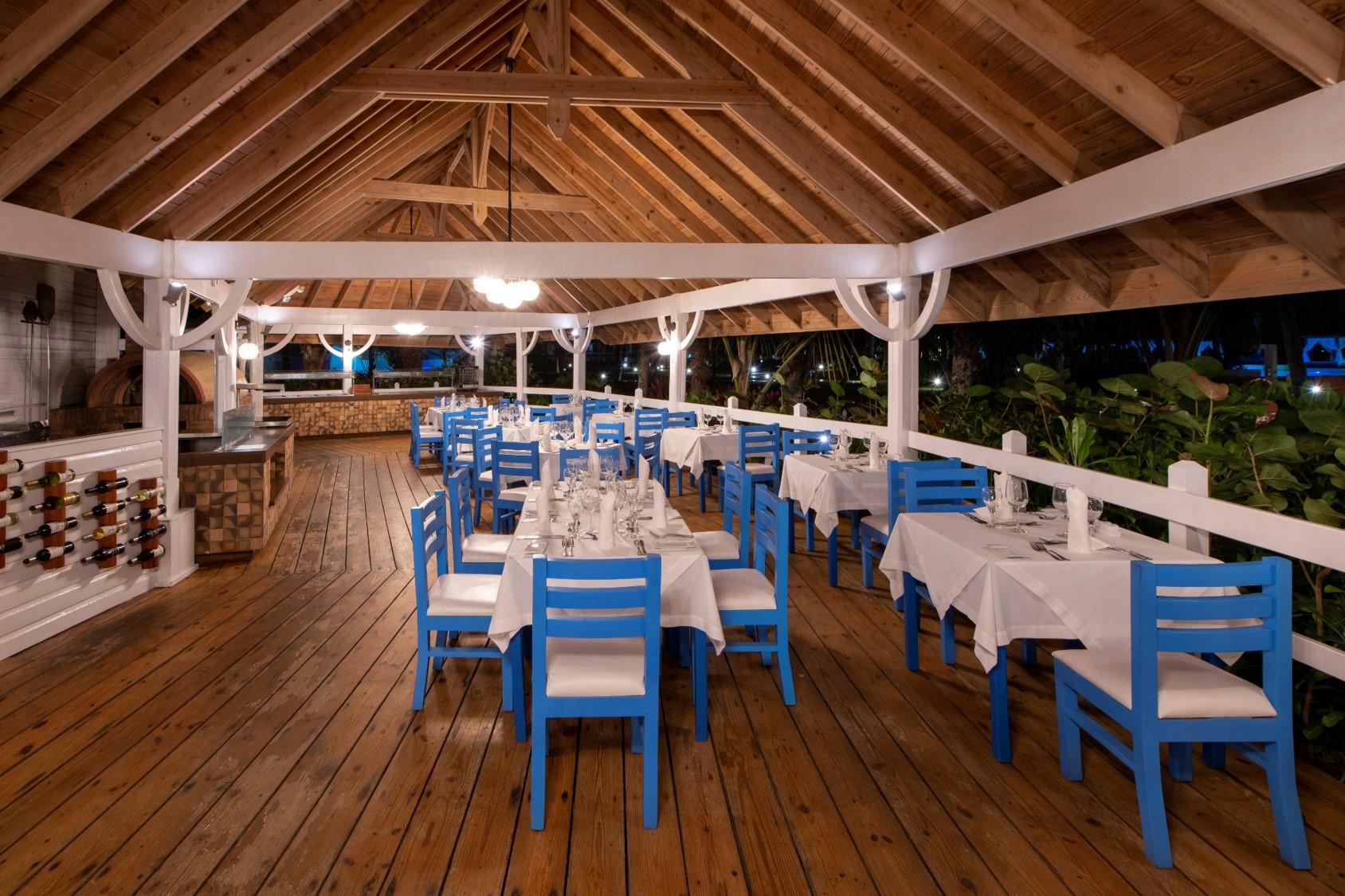 Viva V Samana By Wyndham, A Trademark Adults All Inclusive Las Terrenas Ngoại thất bức ảnh Restaurant at the Hotel