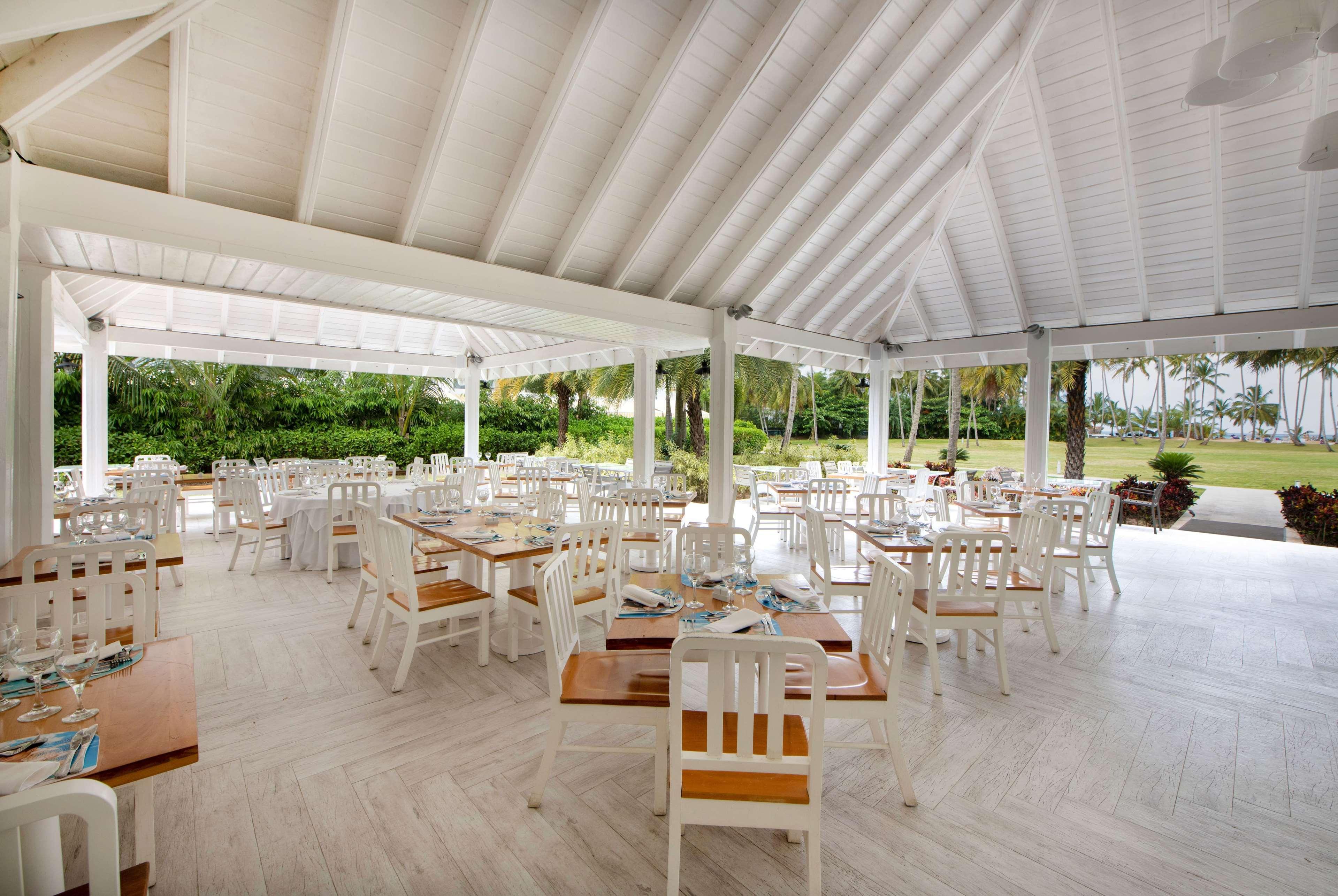 Viva V Samana By Wyndham, A Trademark Adults All Inclusive Las Terrenas Ngoại thất bức ảnh The interior of the restaurant