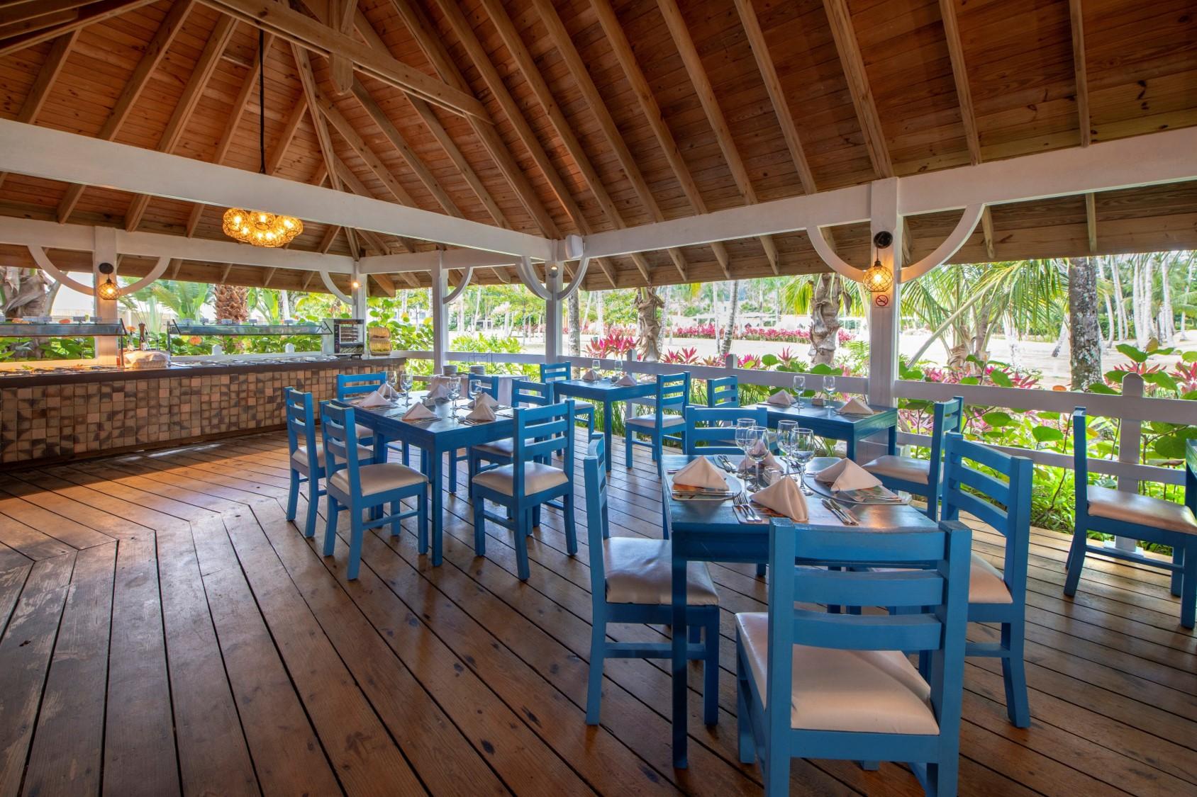 Viva V Samana By Wyndham, A Trademark Adults All Inclusive Las Terrenas Ngoại thất bức ảnh Restaurant at the resort