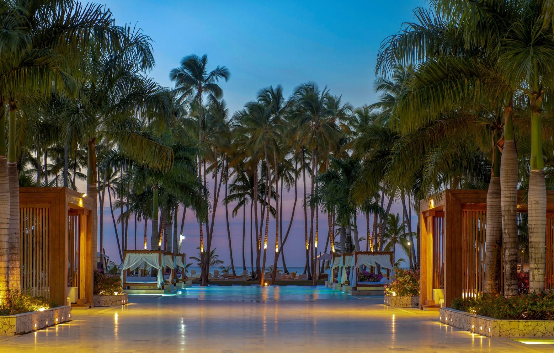 Viva V Samana By Wyndham, A Trademark Adults All Inclusive Las Terrenas Ngoại thất bức ảnh The beach at the resort
