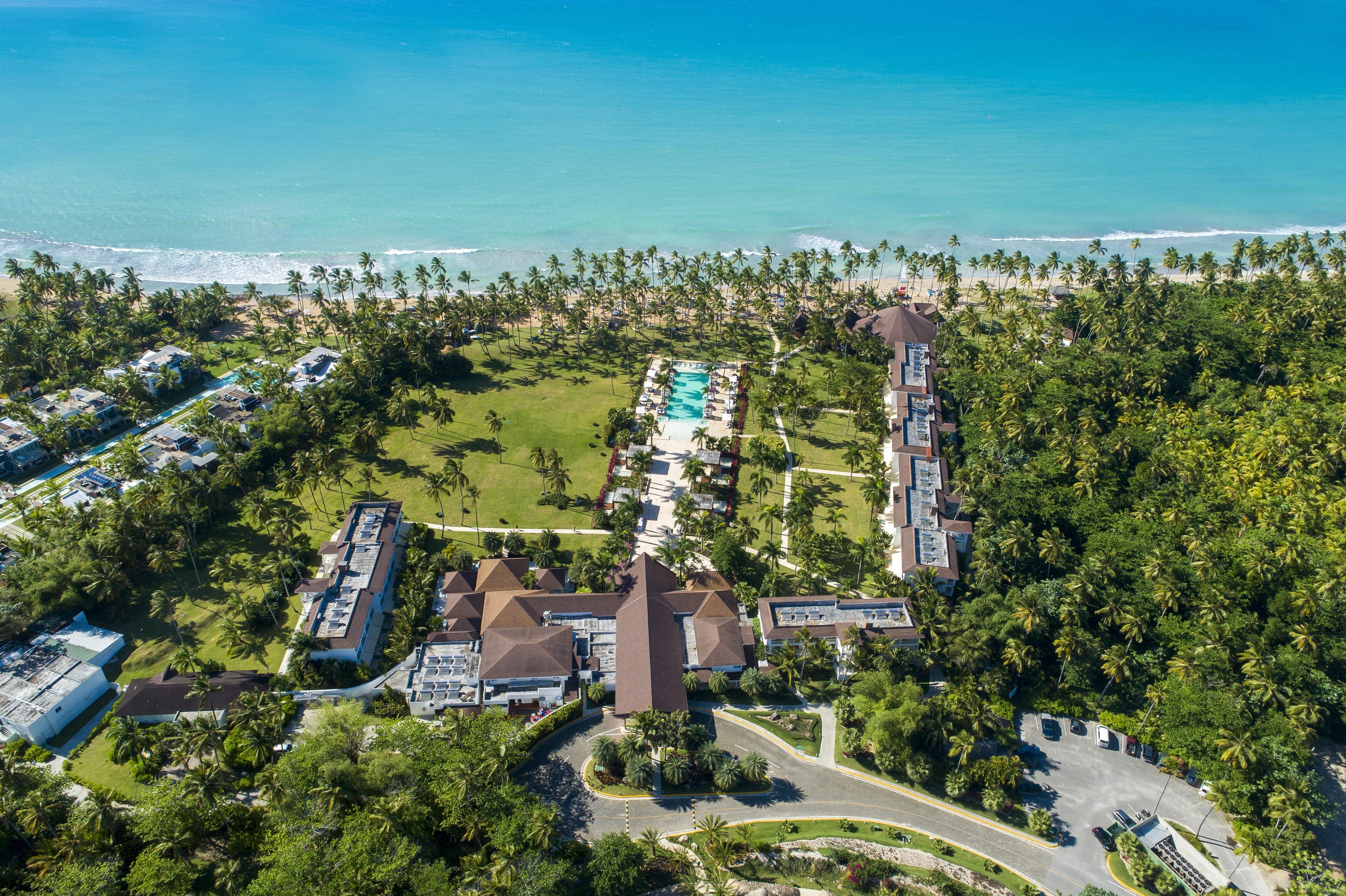 Viva V Samana By Wyndham, A Trademark Adults All Inclusive Las Terrenas Ngoại thất bức ảnh Aerial view of the resort