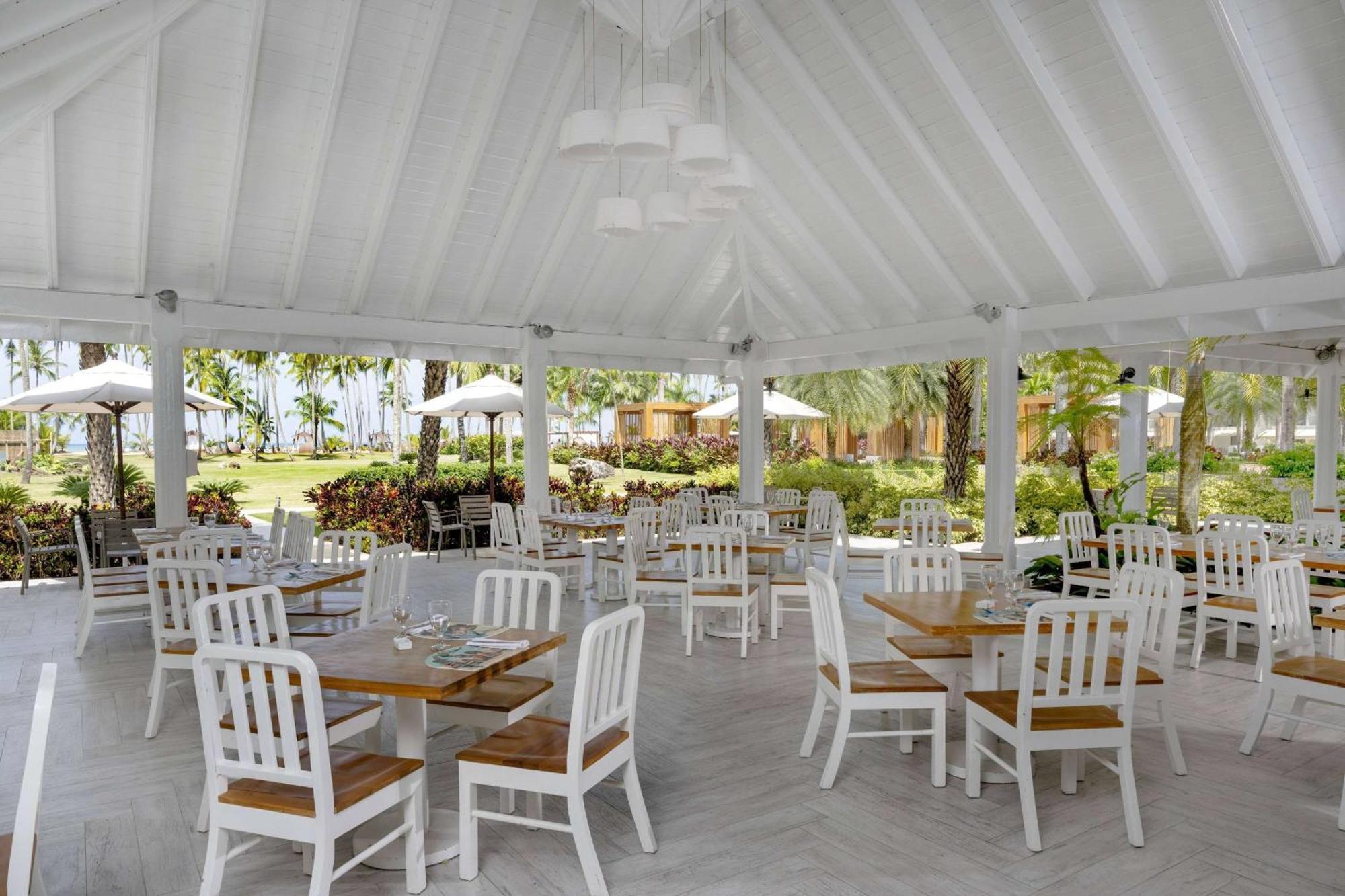 Viva V Samana By Wyndham, A Trademark Adults All Inclusive Las Terrenas Ngoại thất bức ảnh The interior of the restaurant