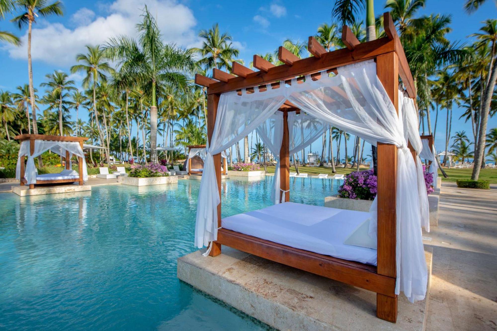 Viva V Samana By Wyndham, A Trademark Adults All Inclusive Las Terrenas Ngoại thất bức ảnh Hard Rock Hotel & Casino Punta Cana
