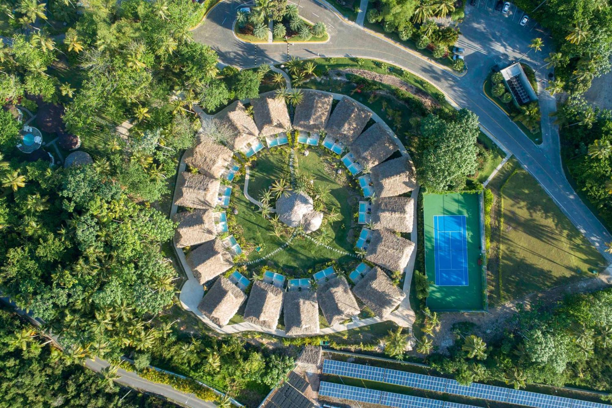 Viva V Samana By Wyndham, A Trademark Adults All Inclusive Las Terrenas Ngoại thất bức ảnh Aerial view of the resort